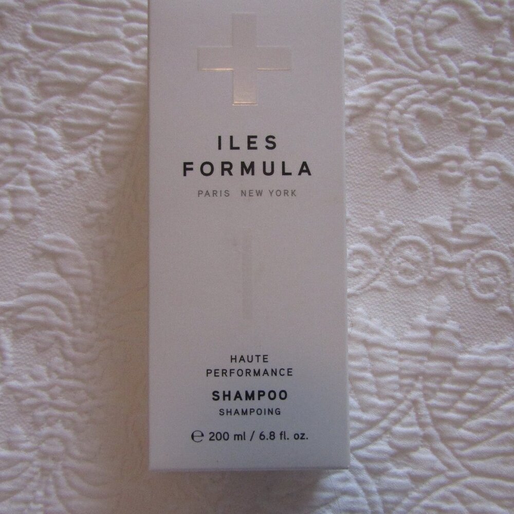 ILES FORMULA Shampoo--NIB--6.8 Ounces